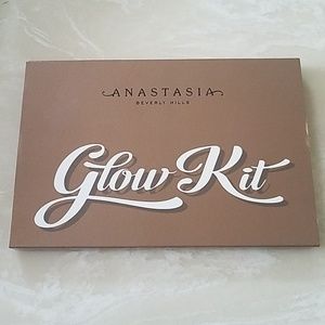 Anastasia Beverly Hill Ultimate Glow Kit